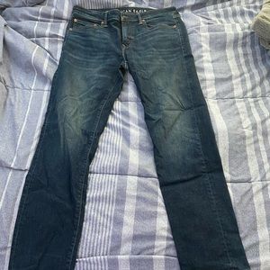 Mens American Eagle slim straight denim jeans. 33x32